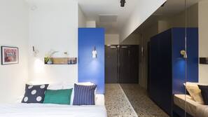 Soundproofing, free WiFi, linens