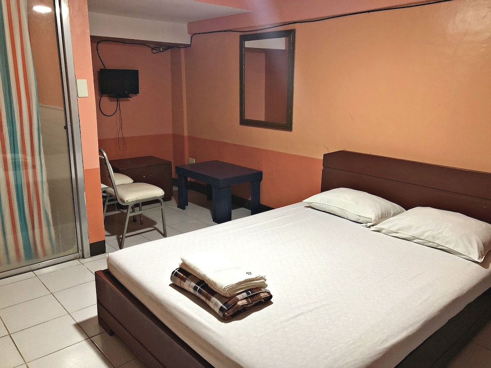 Agua Caliente Hot Spring Resort and Hotel Deals & Reviews (Calamba