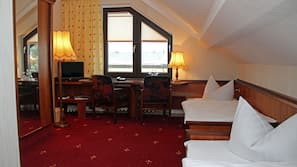 Iron/ironing board, free WiFi, linens