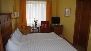 Iron/ironing board, free WiFi, linens