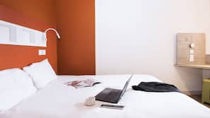 Escritorio, cunas o camas infantiles gratuitas, wifi gratis