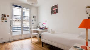 3 chambres, fer et planche à repasser, lits bébés (en supplément)