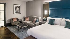 Hypo-allergenic bedding, minibar, in-room safe, desk
