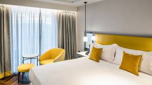 Hypo-allergenic bedding, minibar, in-room safe, desk