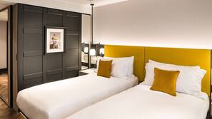 Hypo-allergenic bedding, minibar, in-room safe, desk