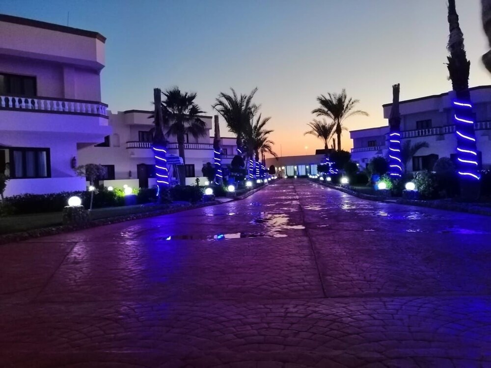 Bella Rose Aqua Park Beach Resort in Hurghada | Expedia