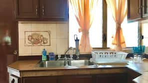 Frigorífico, horno, placa de cocina y arrocera