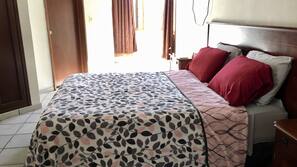 3 dormitorios, tabla de planchar con plancha, wifi gratis y ropa de cama