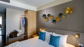 Premium bedding, minibar, in-room safe, iron/ironing board