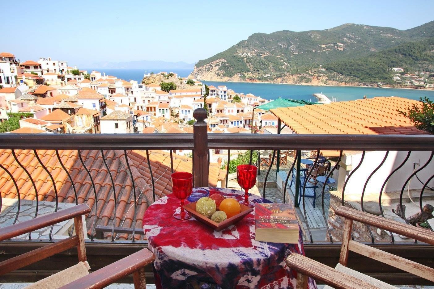 Aperanto Galazio in Skopelos Town, Greece