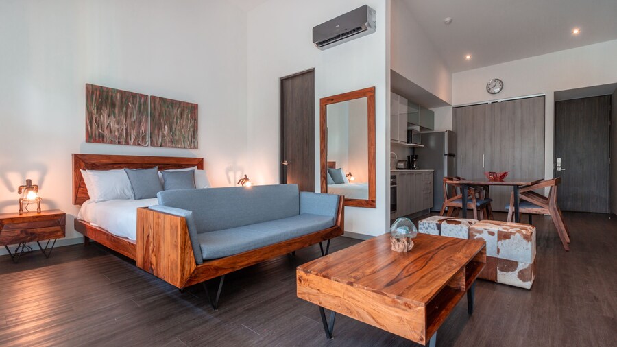 The Train Apartments Santa Ana