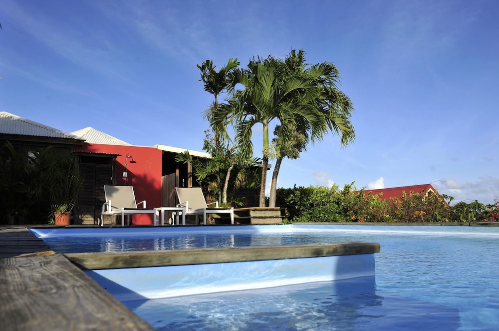 Bungalow With 2 Bedrooms In Sainte Anne With Wonderful Sea