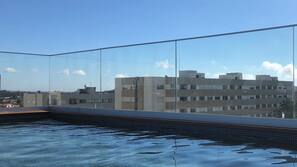 Piscine extérieure (ouverte en saison)