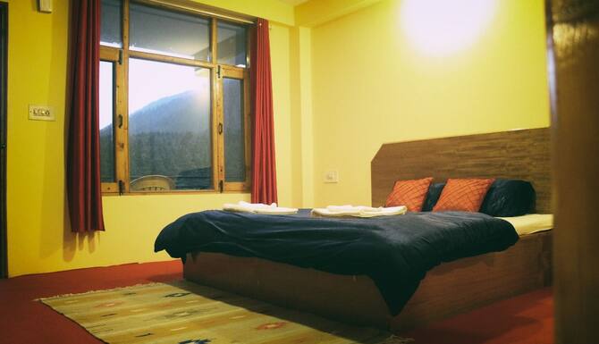 Red House Cafe Manali In Manali India Expedia Red House Cafe Manali In Manali India Expedia