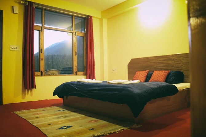 Book Red House Cafe Manali In Manali Hotels Com