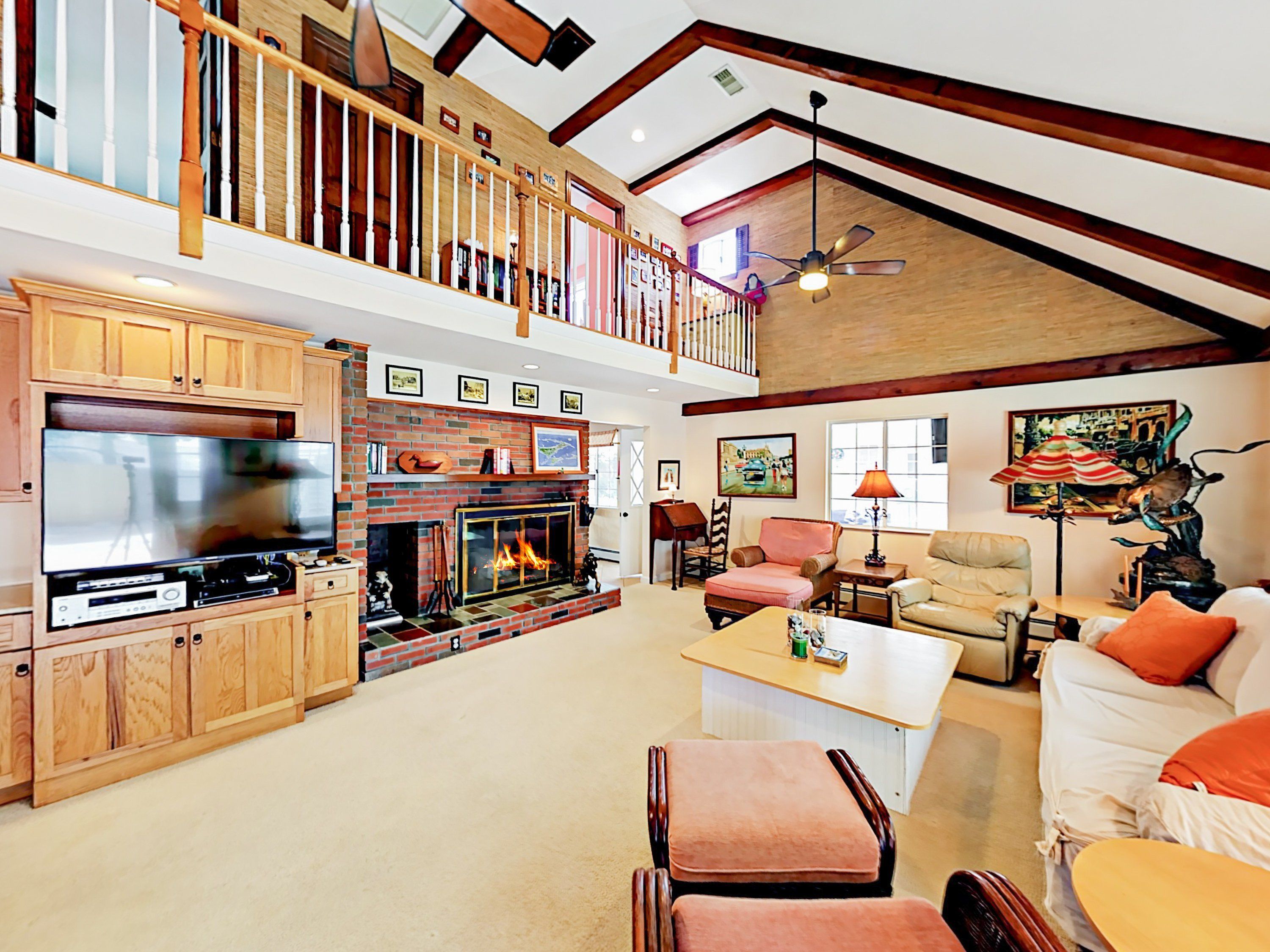 Charming 4BR - Walk to 3 Beaches! 4 Bedrooms 3 Bathrooms Home in West Harwich, United States