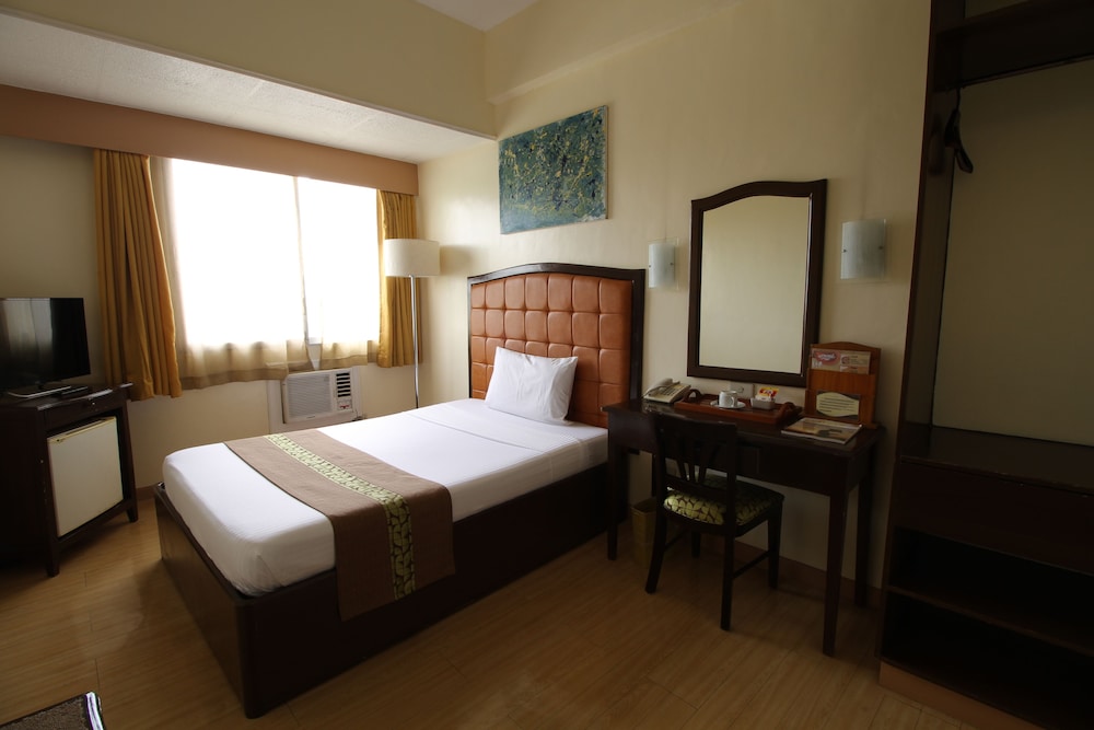 EON Centennial Plaza Hotel in Iloilo Best Rates & Deals on Orbitz