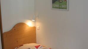 Individually decorated, individually furnished, free WiFi, linens