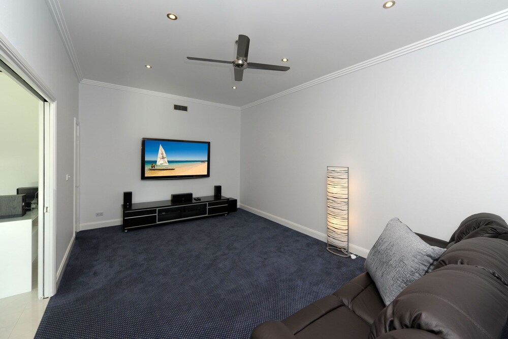 The Fingal House - Fingal Bay