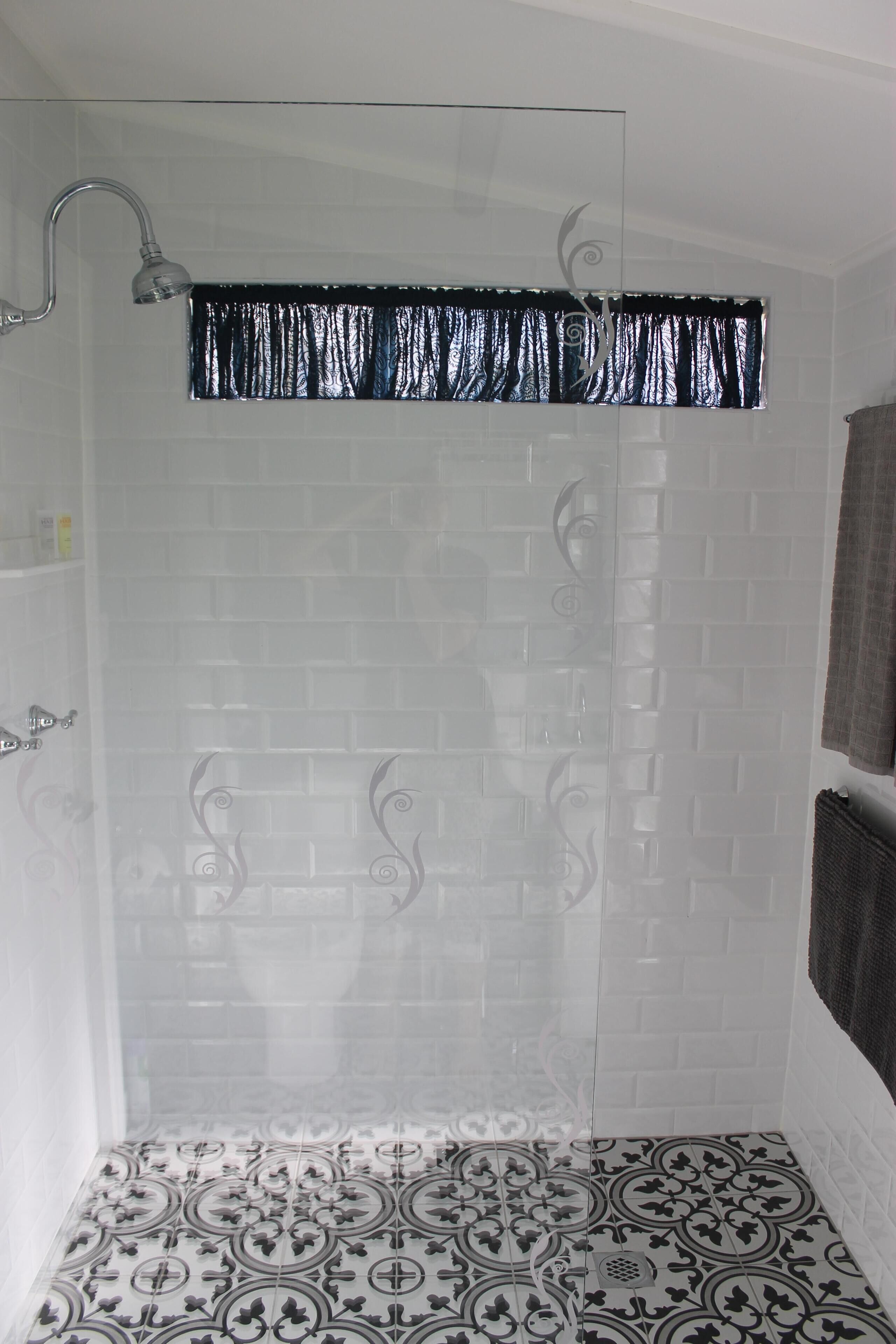 The Dollhouse Cottage - Tranquil Country Retreat