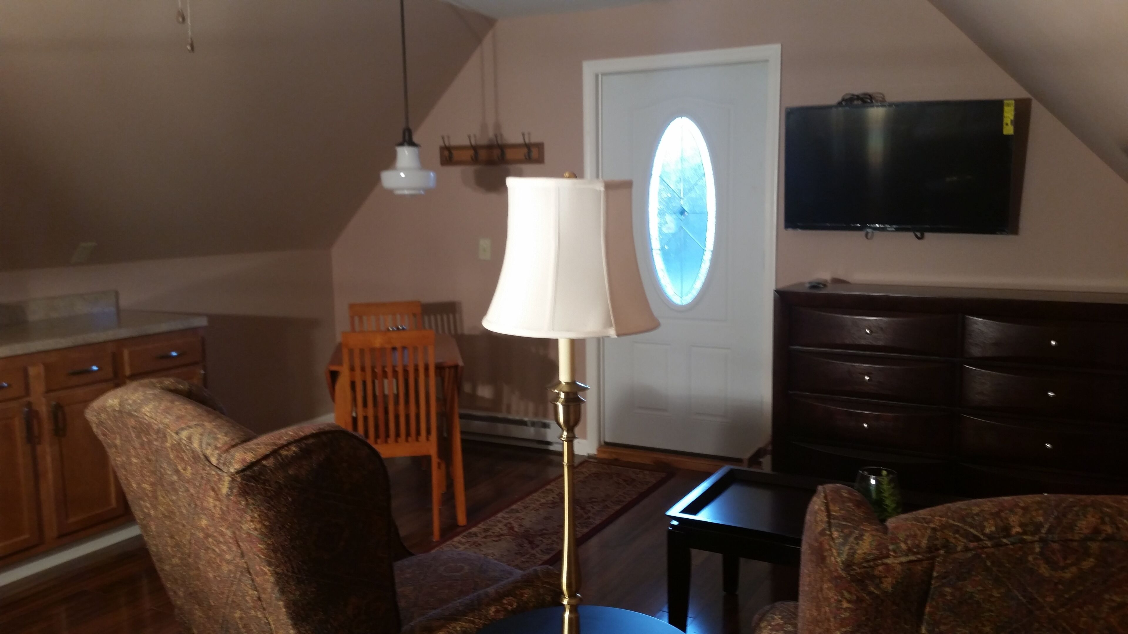 2nd Floor, Efficiency, Private Entrance in Martinsburg, United States