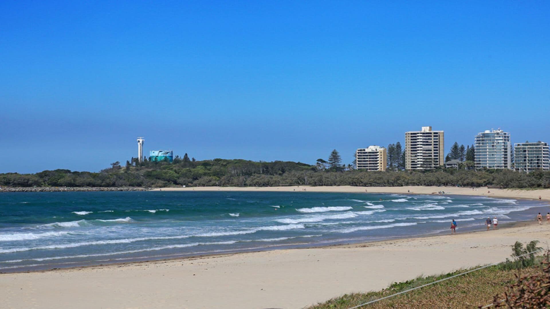 Windmill 3 - Three Bedroom Unit Located Opposite the Beach!