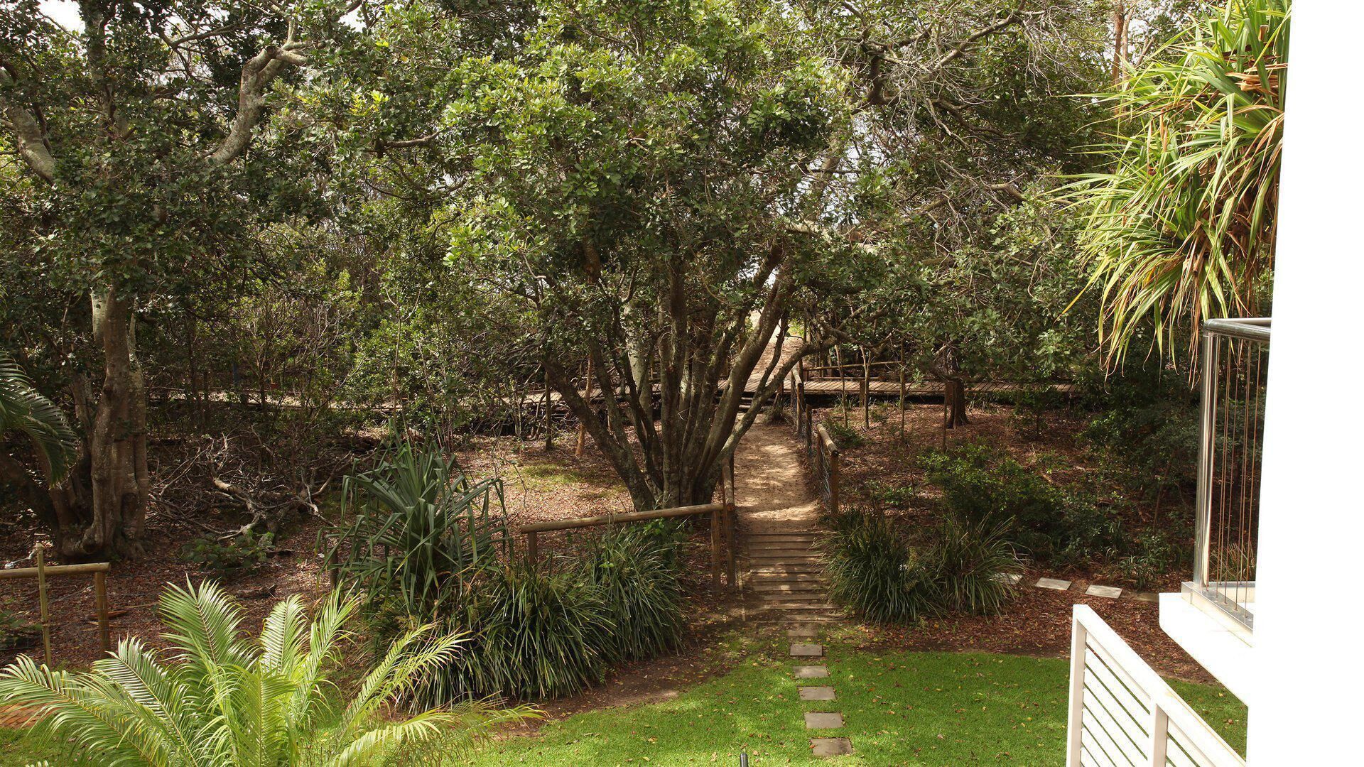 Windmill 3 - Three Bedroom Unit Located Opposite the Beach!