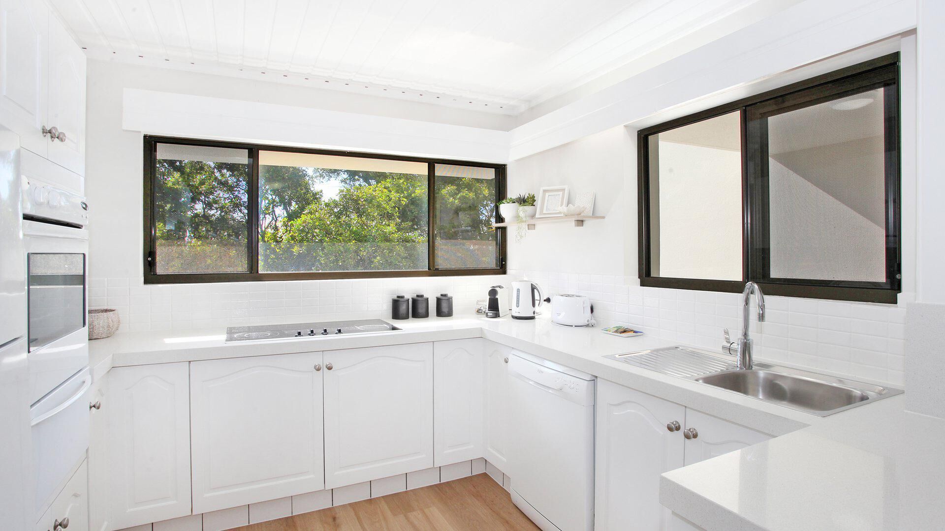 Windmill 3 - Three Bedroom Unit Located Opposite the Beach!