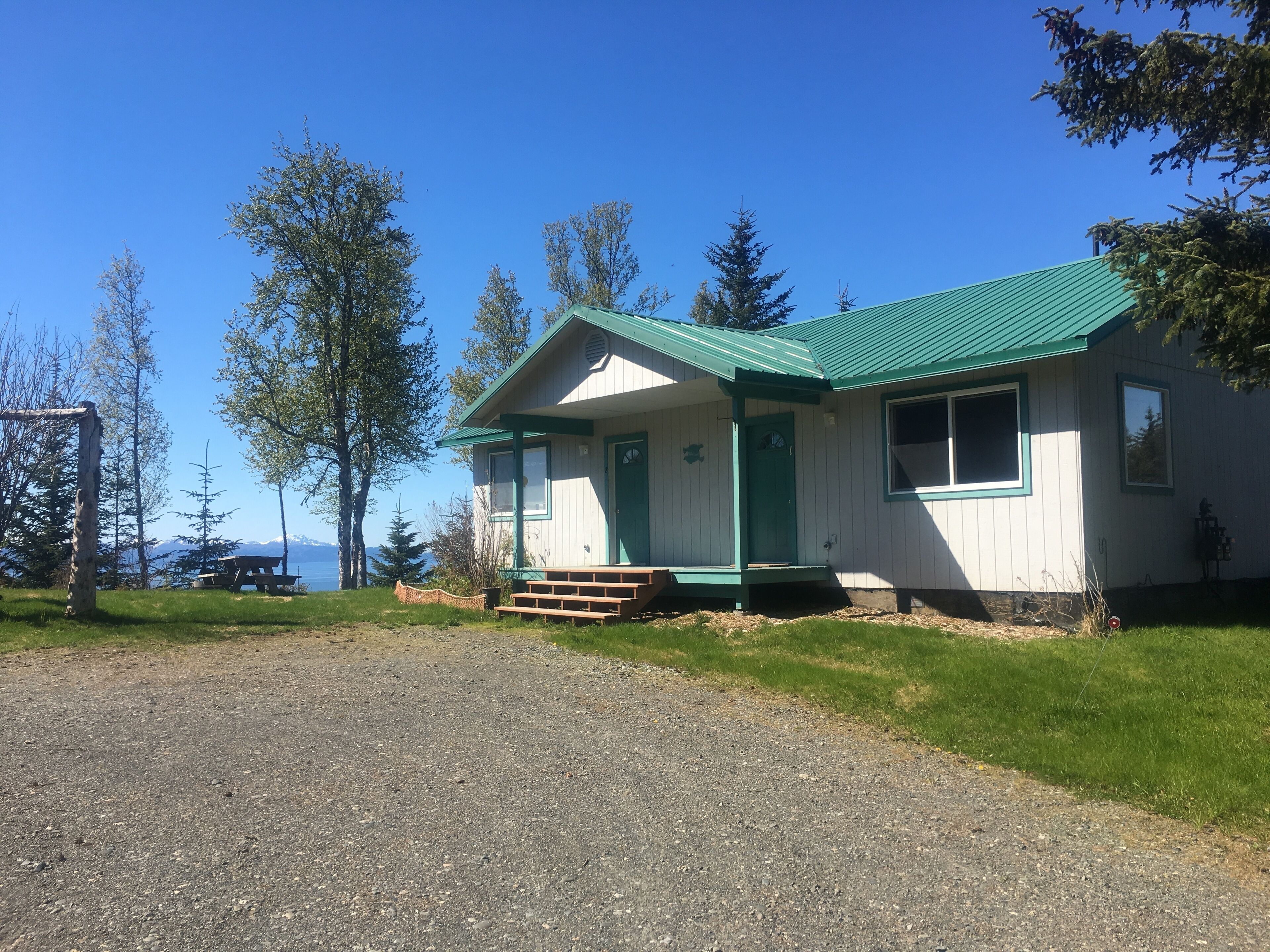 One of Homer's Best Views - Cabin #1 (family-friendly) in Homer, United States