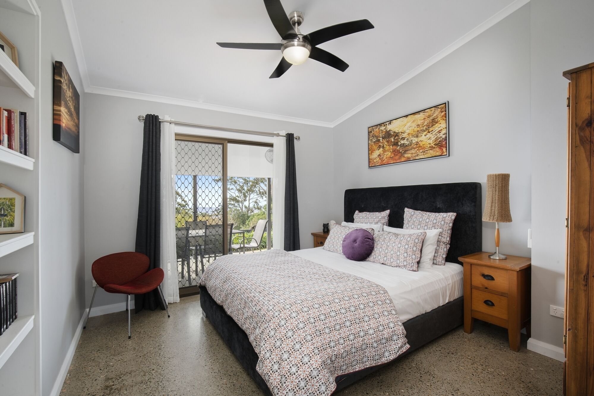 The Bird House. Spectacular sunsets. Perfect for large Groups