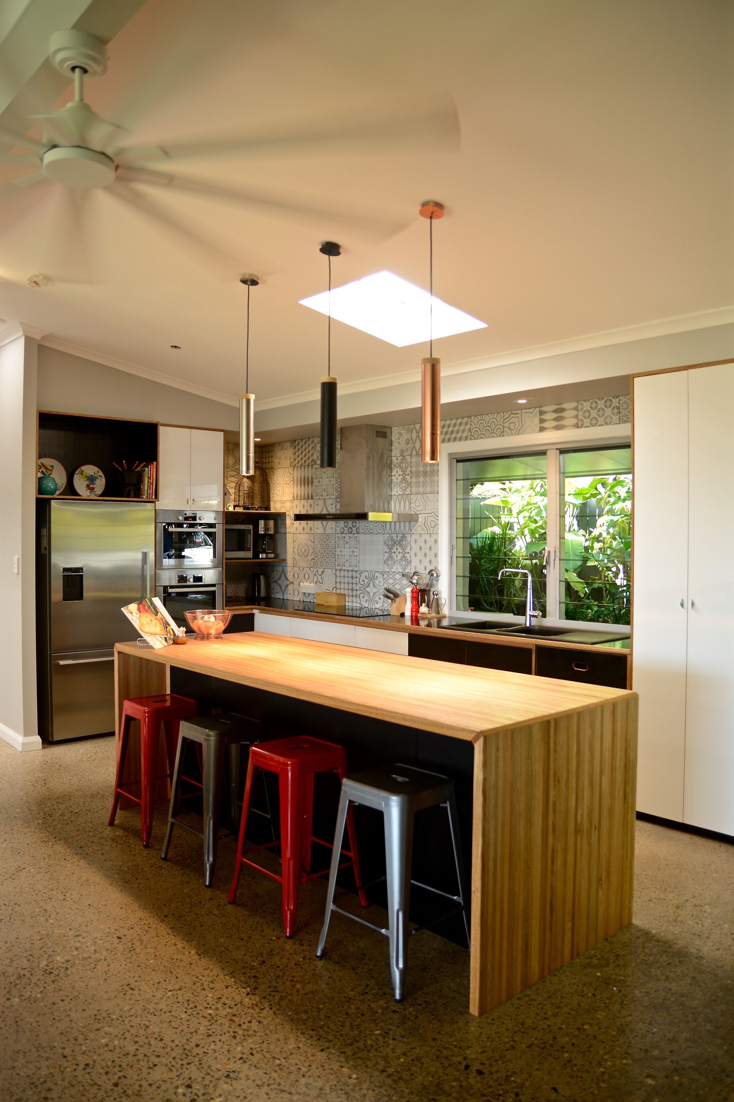 The Bird House. Spectacular sunsets. Perfect for large Groups