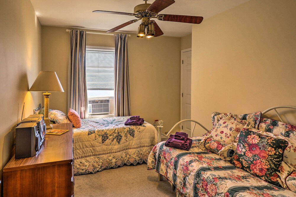 Lovely Finger Lakes Retreat w/ Deck & Lake Views! Burdett Vrbo