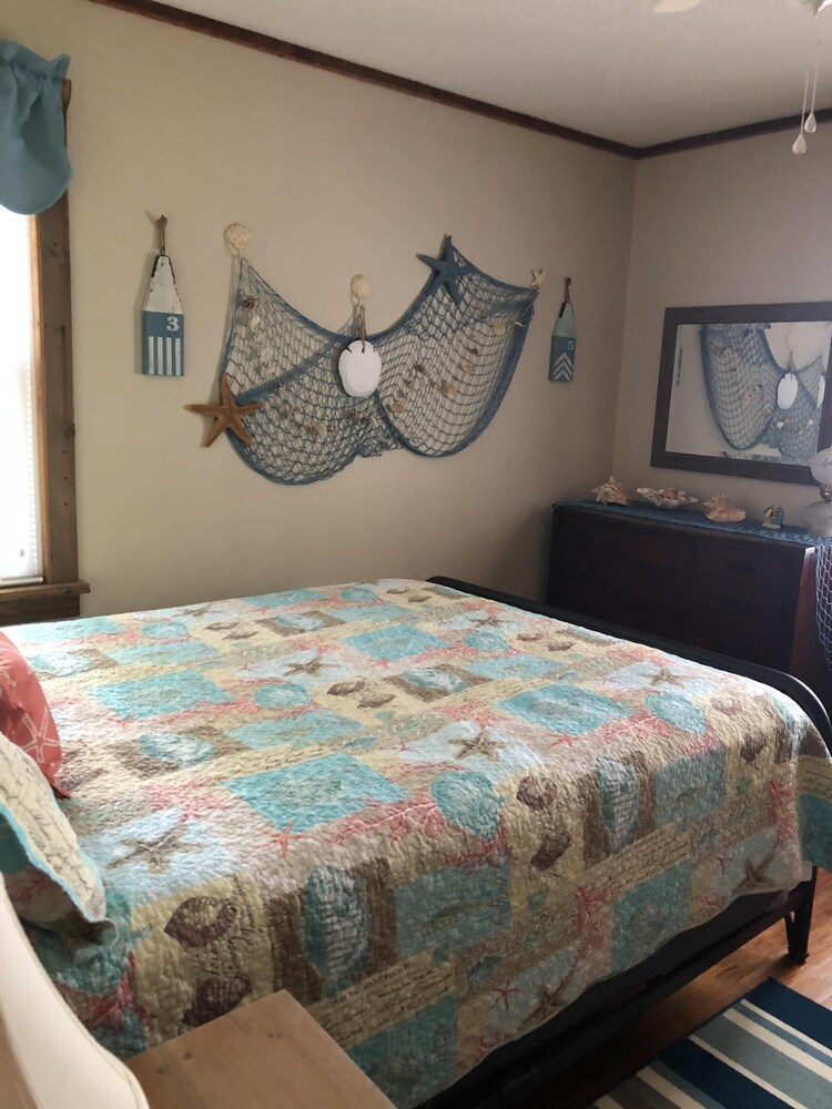 Ada's Camp (Historic Bath, NC Cottage- Pet friendly)