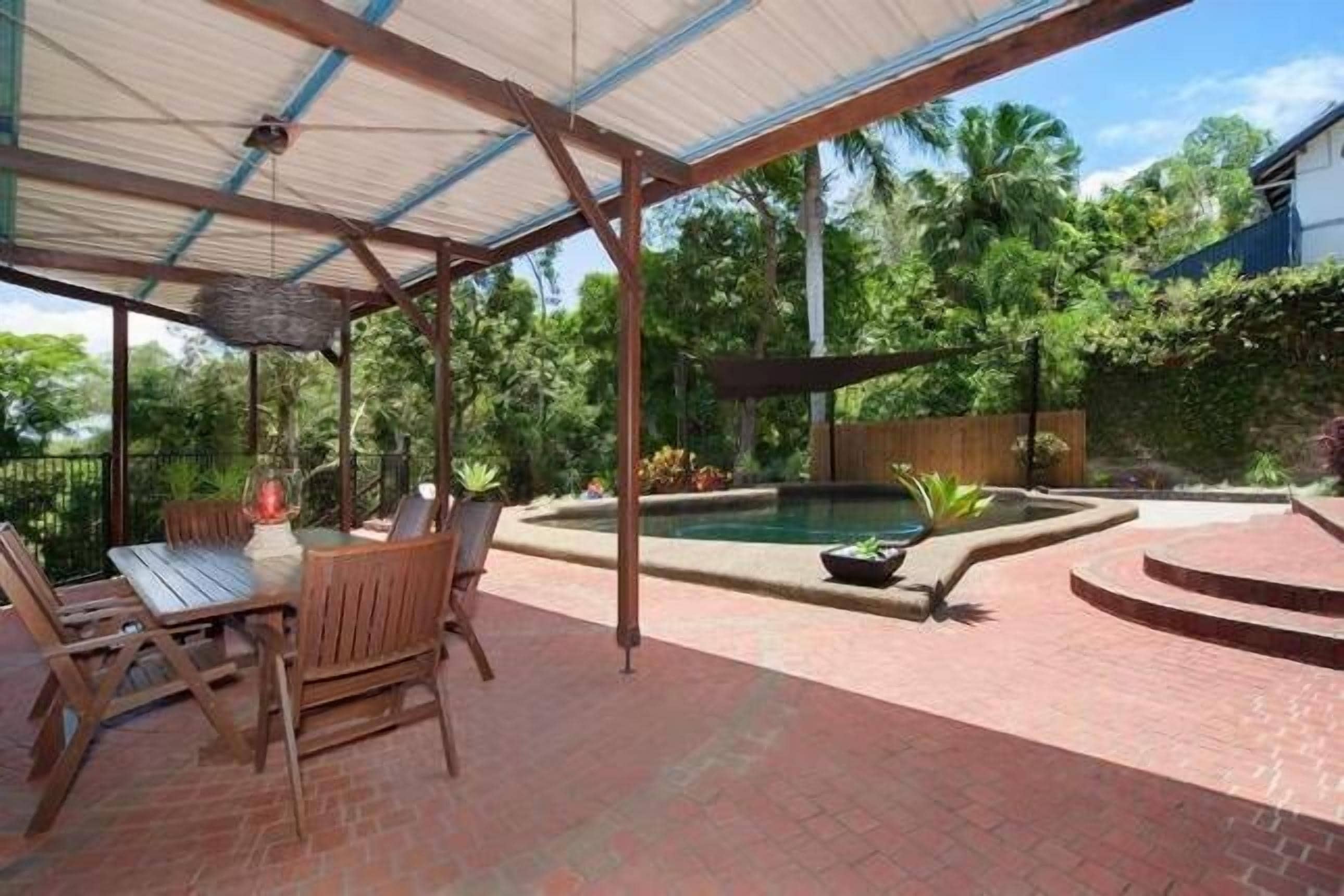 Majestic Elegant Large Family Home