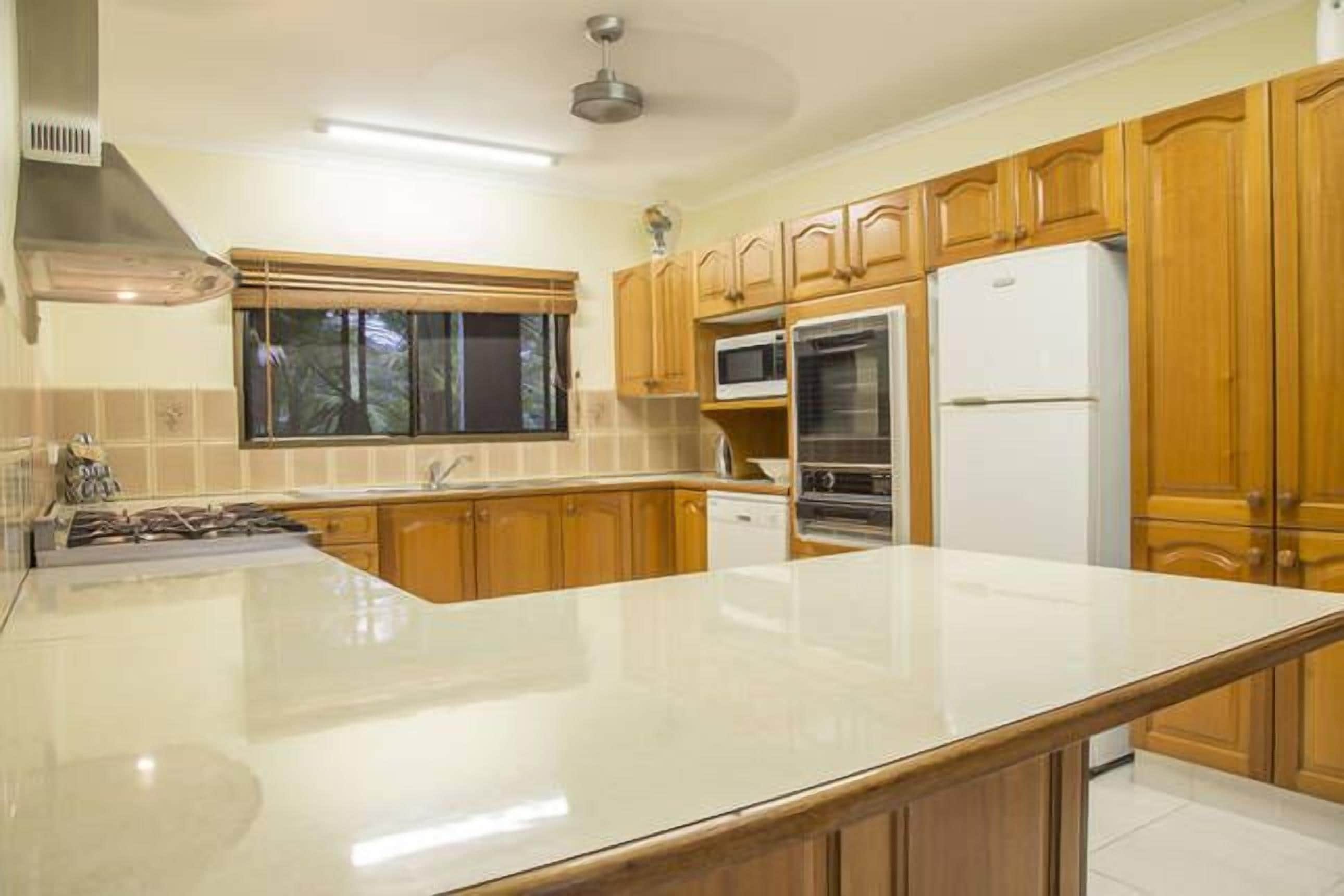 Majestic Elegant Large Family Home