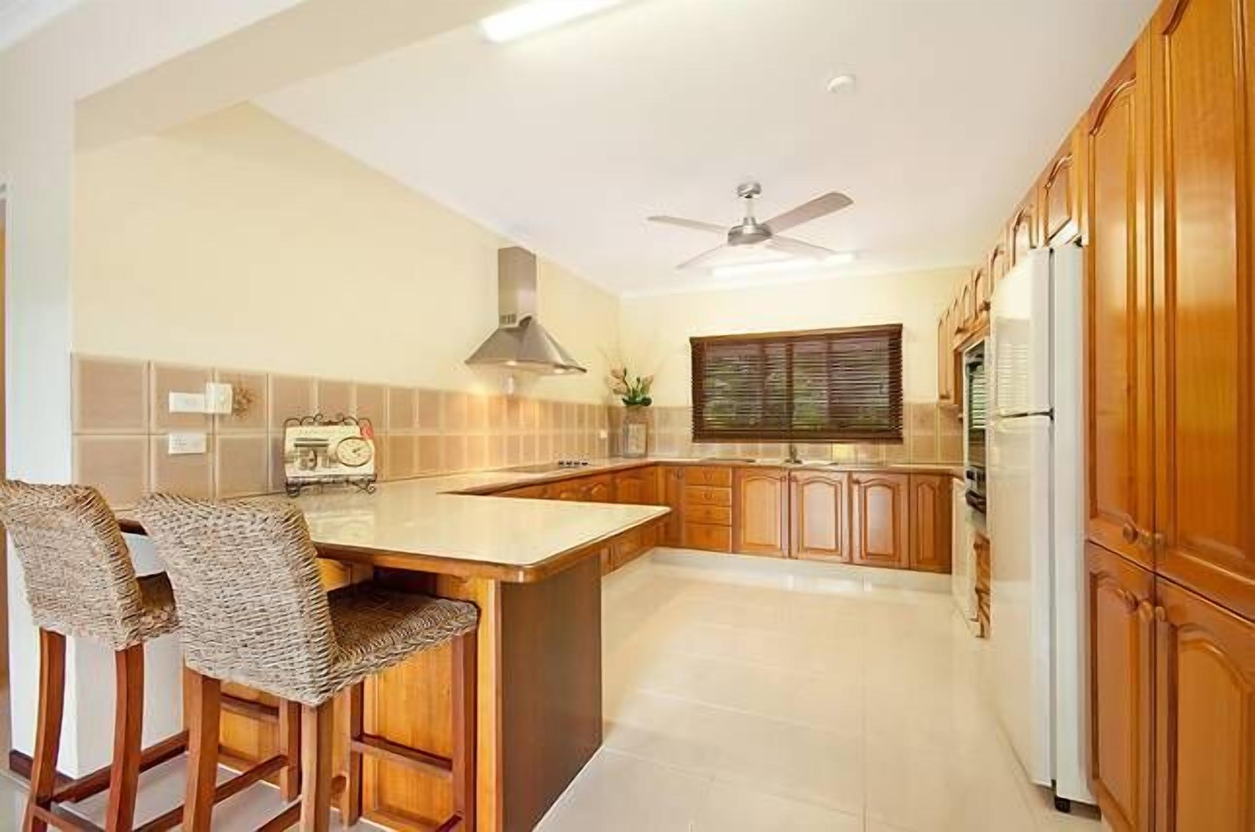 Majestic Elegant Large Family Home