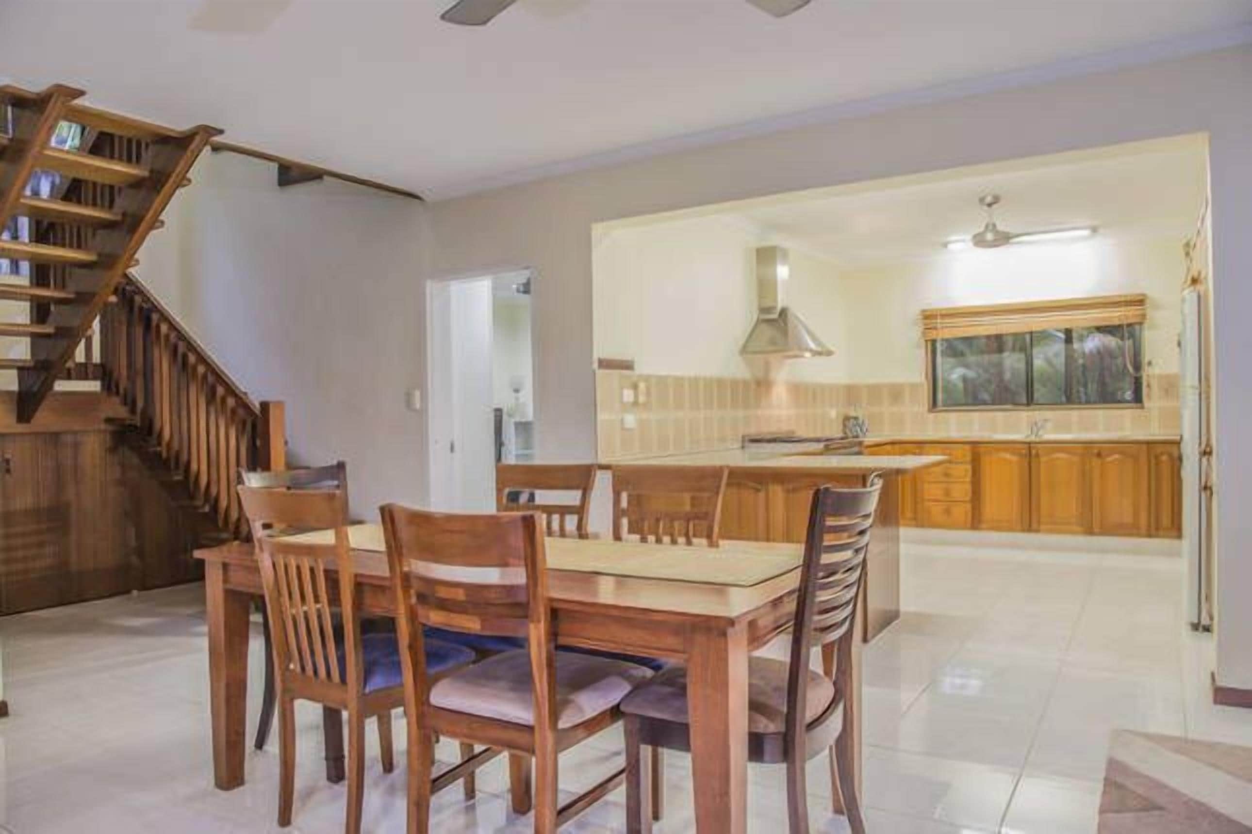 Majestic Elegant Large Family Home