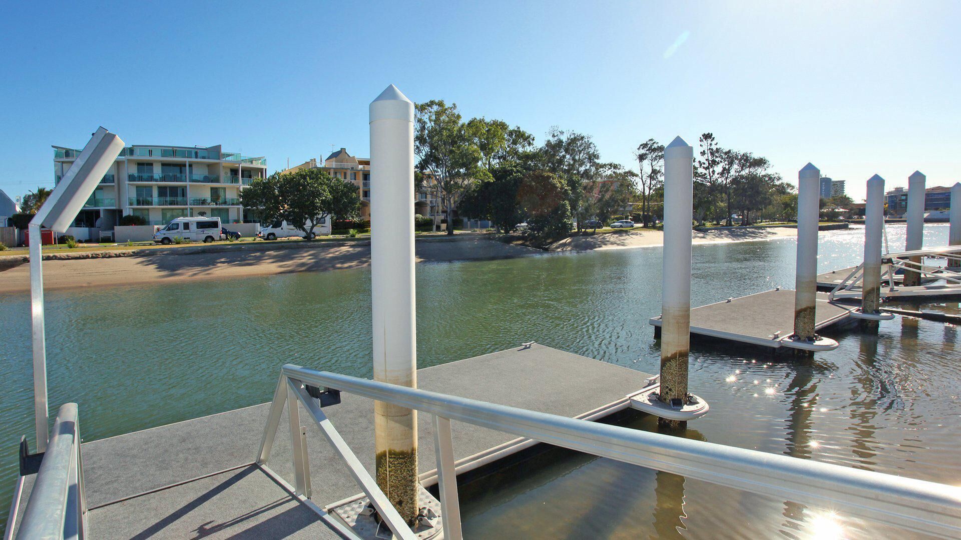 Culbara 23b - Modern 5 Bedroom Townhouse on Mooloolaba Canal with Pool + Pontoon + Aircon!