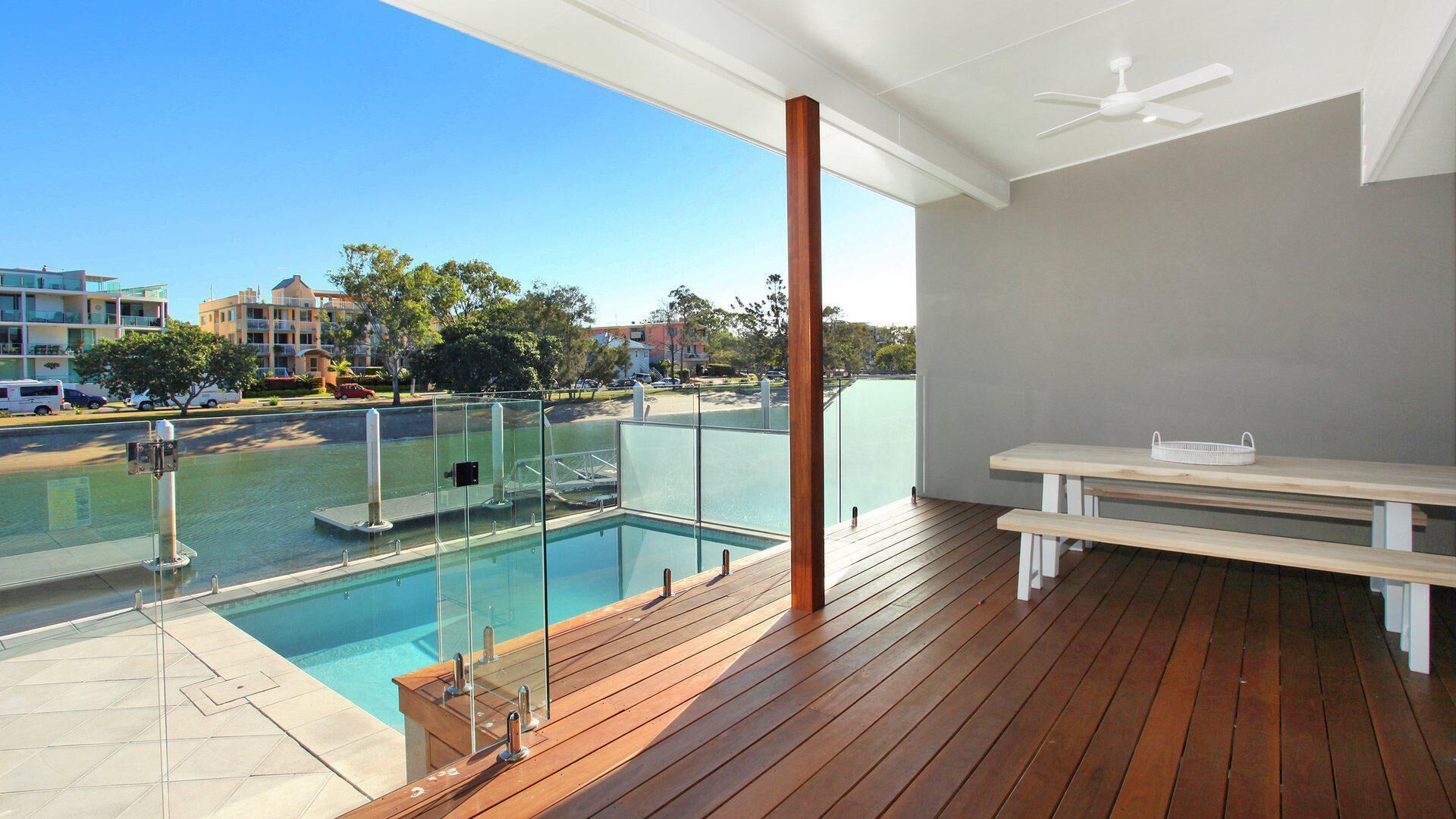 Culbara 23b - Modern 5 Bedroom Townhouse on Mooloolaba Canal with Pool + Pontoon + Aircon!