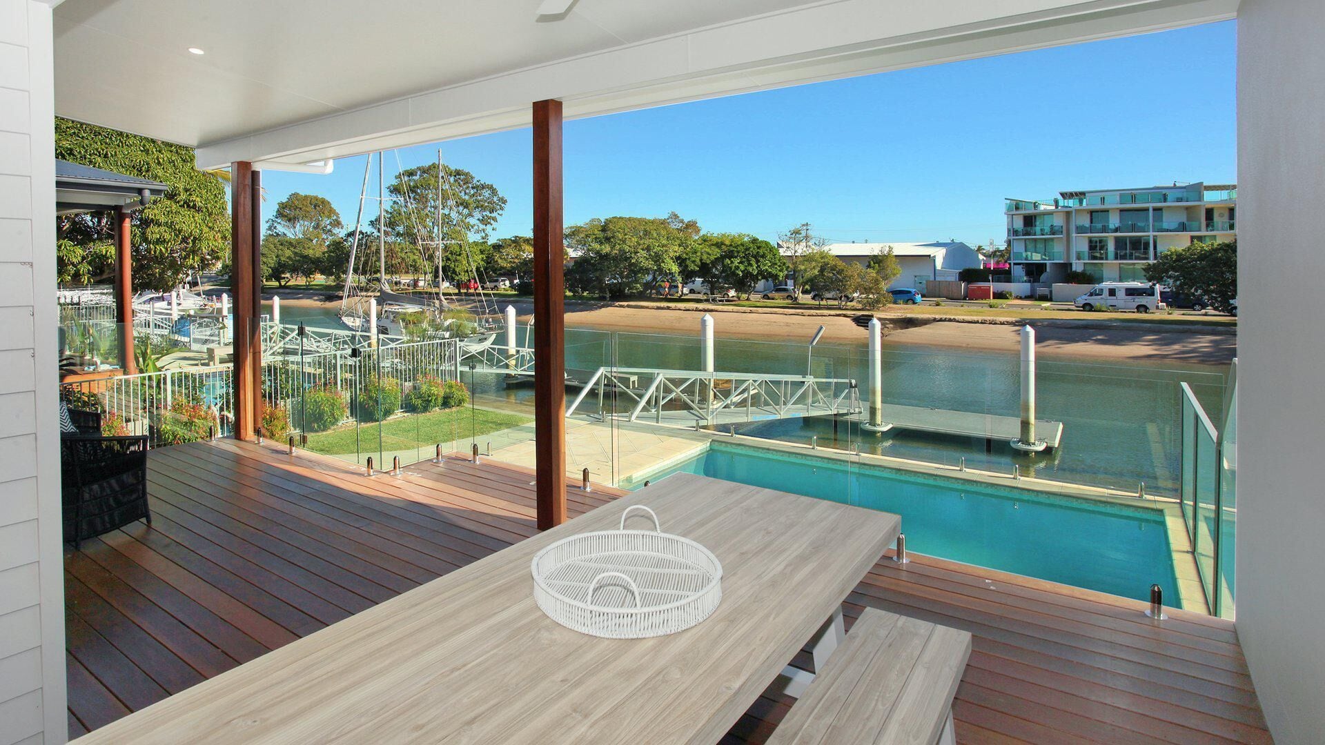 Culbara 23b - Modern 5 Bedroom Townhouse on Mooloolaba Canal with Pool + Pontoon + Aircon!