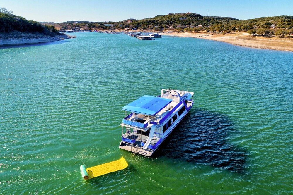 Margaritaville 66' Houseboat on Lake Travis in Austin Hotel Rates