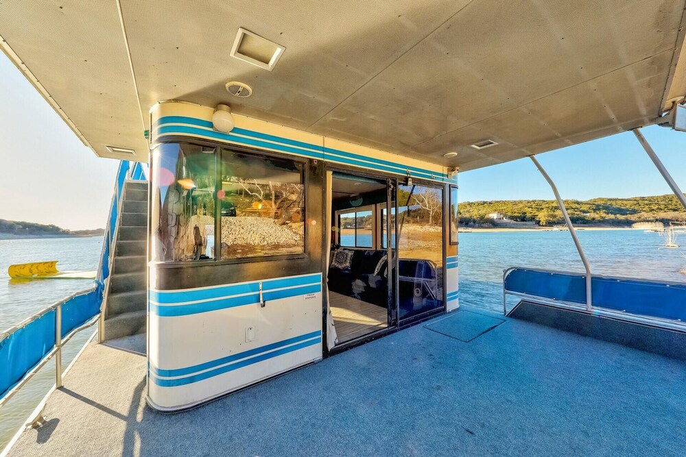 Margaritaville 66' Houseboat on Lake Travis in Austin Hotel Rates