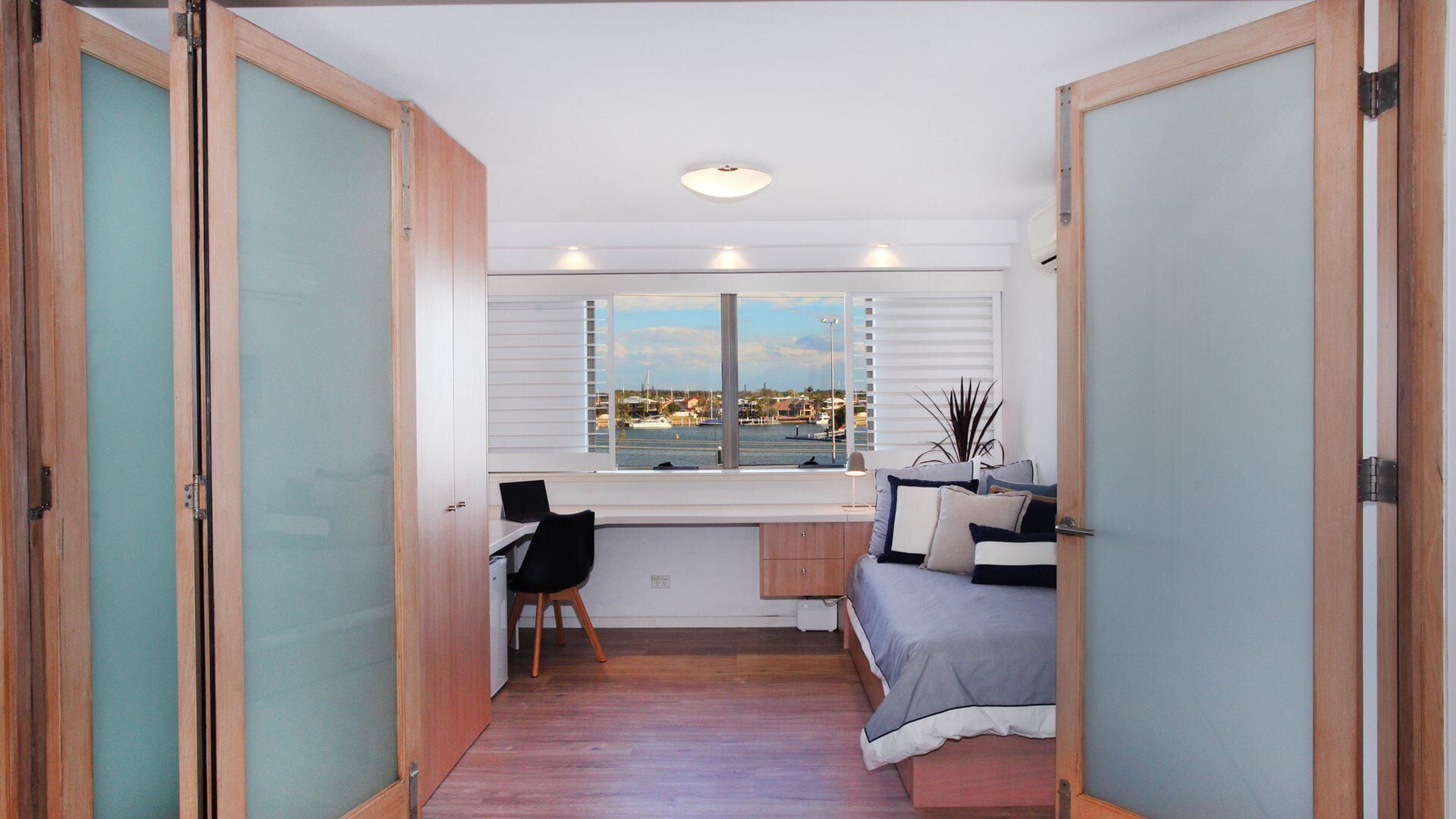 Jedda Unit 5 - 3 Bedroom with Private Rooftop Spa+Bbq and FREE WIFI!