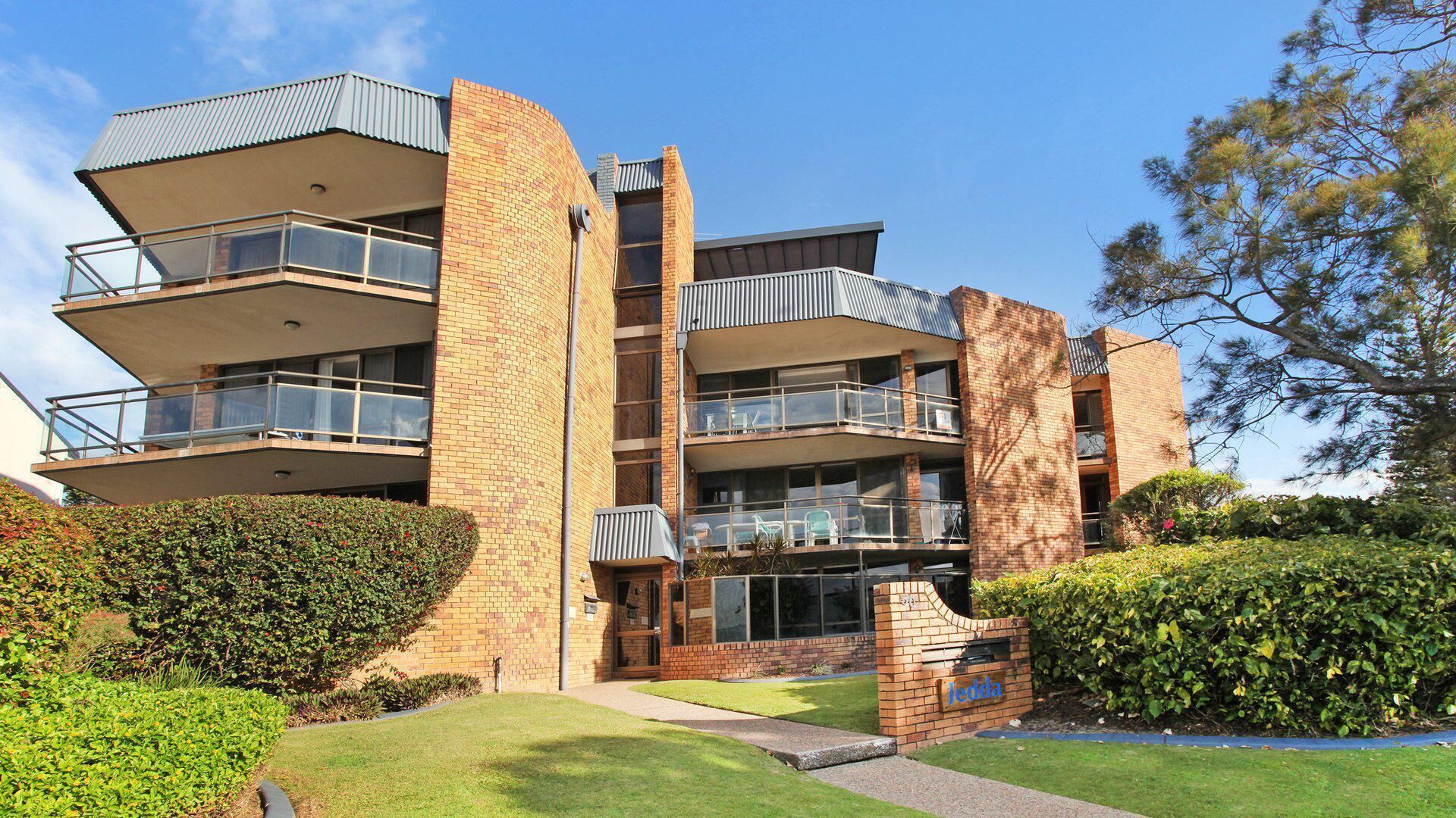 Jedda Unit 5 - 3 Bedroom with Private Rooftop Spa+Bbq and FREE WIFI!