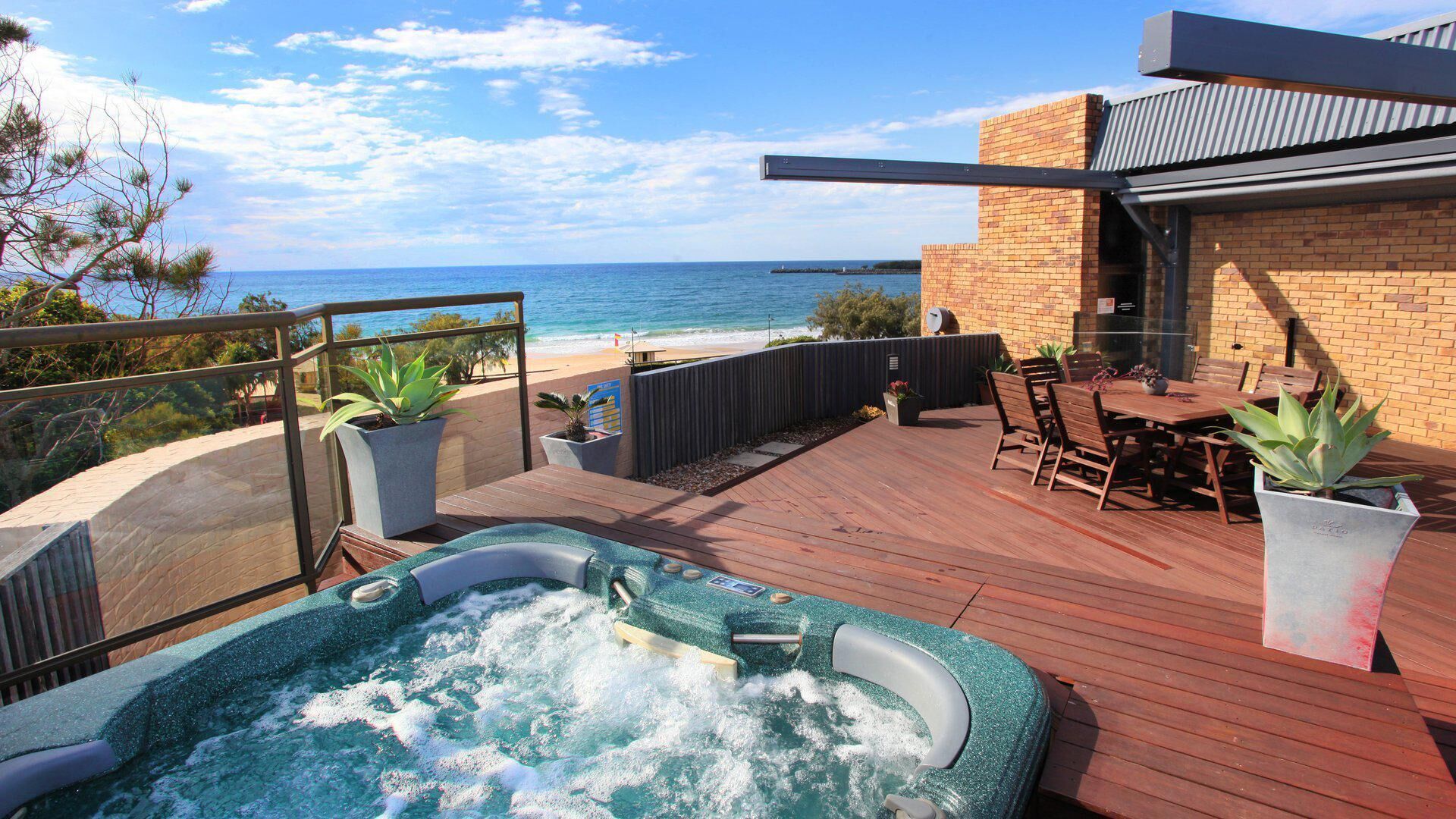 Jedda Unit 5 - 3 Bedroom with Private Rooftop Spa+Bbq and FREE WIFI!