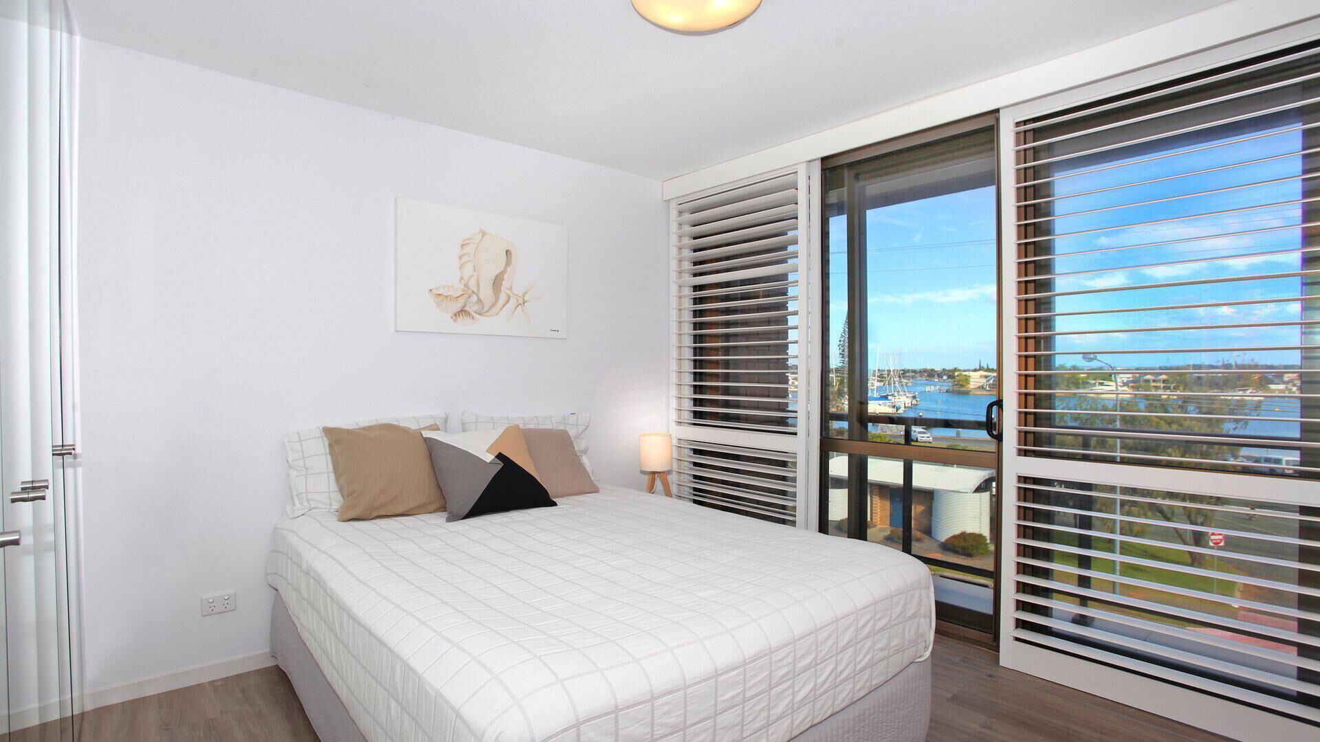 Jedda Unit 5 - 3 Bedroom with Private Rooftop Spa+Bbq and FREE WIFI!
