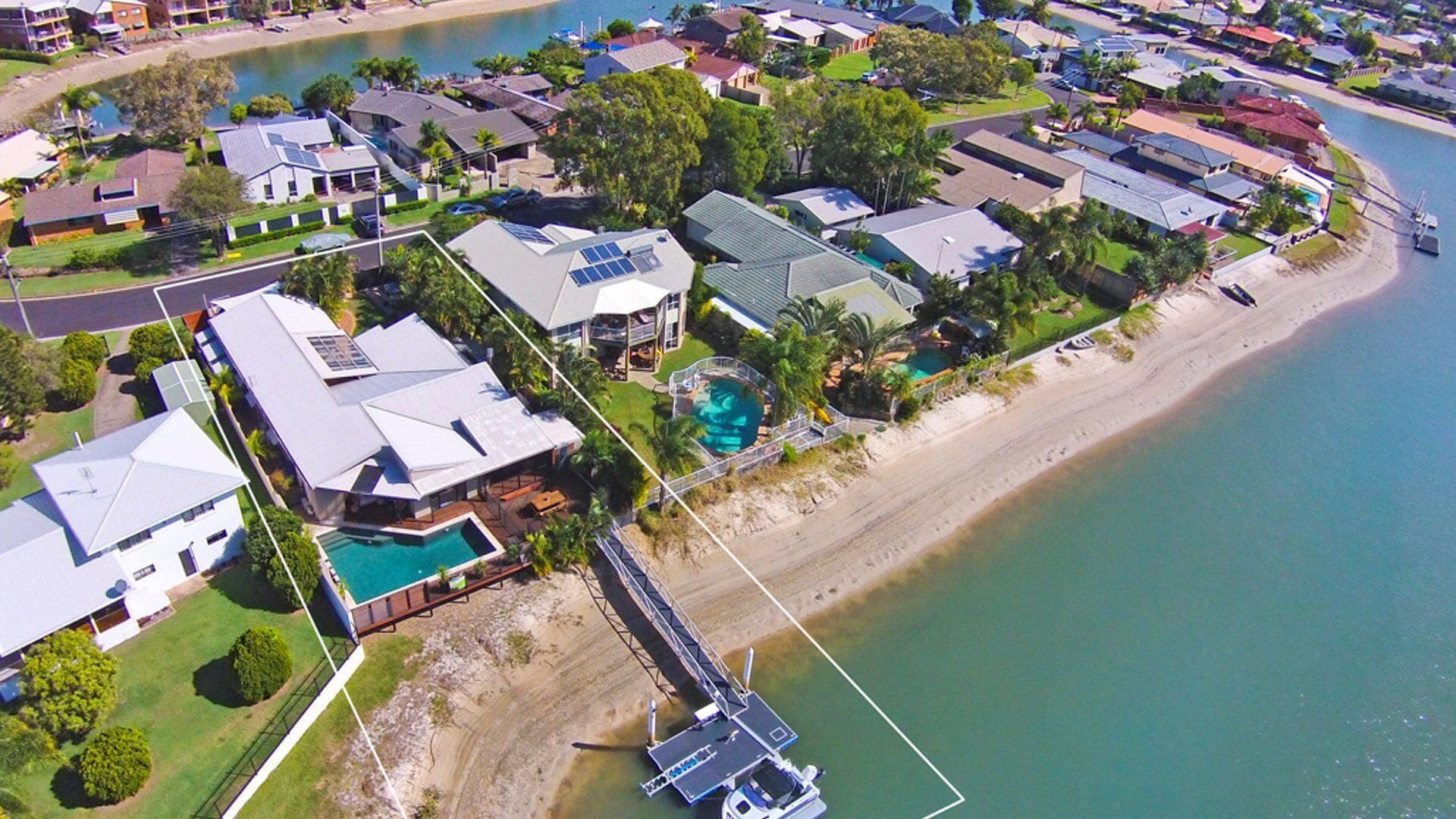 Coorumbong 16 - Five Bedroom House in Mooloolaba w/ Pool + Wifi and Private Pontoon