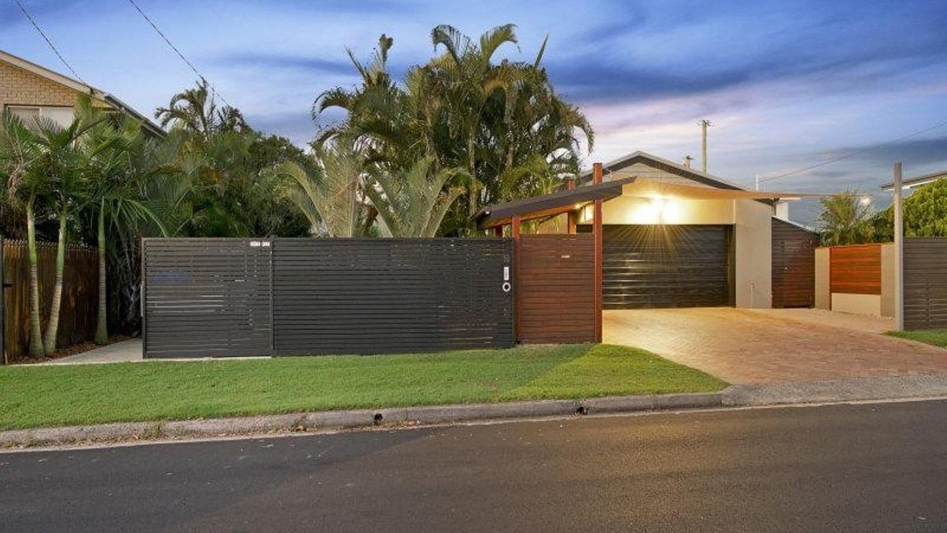 Coorumbong 16 - Five Bedroom House in Mooloolaba w/ Pool + Wifi and Private Pontoon