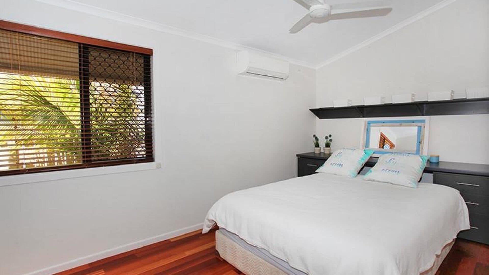 Coorumbong 16 - Five Bedroom House in Mooloolaba w/ Pool + Wifi and Private Pontoon