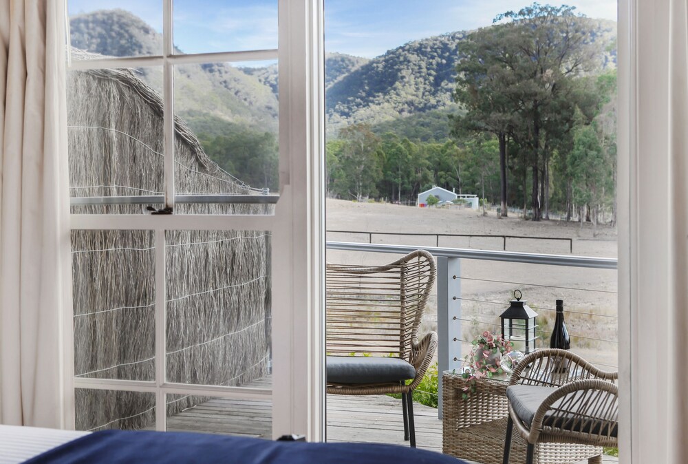Brokenback Views Country Estate